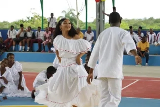 FOTOGRAFÍA EVENTO CULTURAL EN POLIDEPORTIVO 