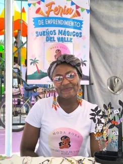 FOTOGRAFÍA REPRESENTANTE DE FERIA DE EMPRENDIMIENTO EN EL PARQUE RECREODEPORTIVO; VALLE DEL GUAMUEZ, PUTUMAYO