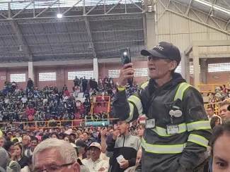 FOTOGRAFÍA, REPRESENTANTE RECICLADORES DE OFICIO DURANTE EVENTO DE PRESENTACIÓN DEL DECRETO 1381 DE 2024