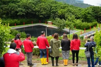 FOTOGRAFÍA, MINISTRA DE VIVIENDA HELGA MARÍA RIVAS, JUNTO CON LA DIRECTORA DE INFRAESTRUCTURA Y DESARROLLO EMPRESARIAL, MÓNICA GARZÓN EN VISITA DEL CENTRO INTELIGENTE DE GESTIÓN ECOLÓGICA ANTANAS