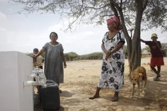 FOTOGRAFÍA REPRESENTANTES DE LAS CULTURAS INDÍGENAS, BENEFICIADAS POR LA TRANSFORMACIÓN DE LA REGIÓN