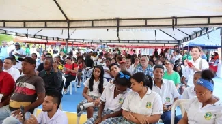 FOTOGRAFÍA RESIDENTES DE TURBO ANTIOQUIA, BENEFICIADOS CON LA INTERVENCIÓN INTEGRAL A PARTIR DEL ORDENAMIENTO TERRITORIAL ALREDEDOR DEL AGUA 