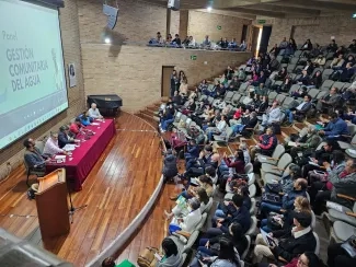 FOTOGRAFÍA FORO AGUA COMO BIEN COMÚN EN EL AUDITORIO VIRGINIA GUTIÉRREZ DE PINEDA DE LA UNIVERSIDAD NACIONAL DE COLOMBIA