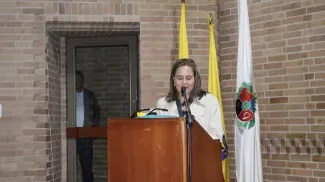 FOTOGRAFÍA MINISTRA DE VIVIENDA HELGA MARÍA RIVAS EN INTERVENCIÓN DURANTE EL FORO AGUA COMO BIEN COMÚN