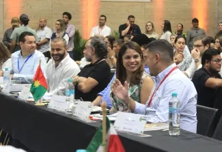 FOTOGRAFÍA MINISTRA (E) AYDEÉ MARSIGLIA Y VICEMINISTRO DE AGUA, EDWARD LIBREROS SE DIRIGEN A LA CUMBRE DE GOBERNADORES