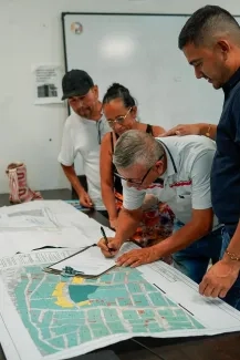 FOTOGRAFÍA VICEMNISTRO INDE AGUA Y SANEAMIENTO BASICO EN INICIO DE OBRAS DE PARQUE RECREO DEPORTIVO EN VILLAVICENCIO META