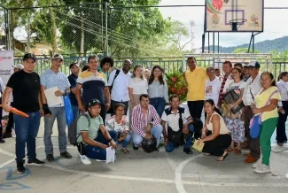 FOTOGRAFIA EQUIPO DEL MINISTERIO DE VIVIENDA EN audiencia convocada por el representante a la Cámara Jhon Fredy Nuñez Ramos EN FLORENCIA, CAQUETA