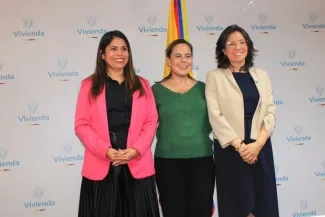 FOTOGRAFIA POSESIÓN VICEMINISTRA 04