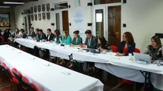 FOTOGRAFÍA MESA EMPALME ANTE EL PUEBLO 02