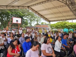 FOTOGRAFIA COMUNICADO ENTREGA DE PRIMERA VIVIENDA A DAMINIFICADA EN QUIMBAYA, QUINDIO 04