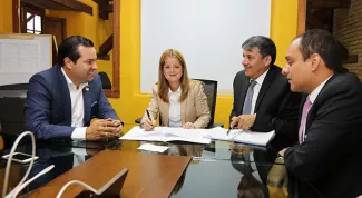 Minvivienda y Gobernador de Santander trabajan para proteger las cuencas hidricas en ese departamento