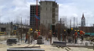 Minvivienda abre convocatorias para que hogares desplazados que habitan en Bogotá se postulen a viviendas