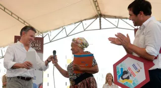 Gobierno Nacional entrego 120 viviendas a familias ahorradoras de Jamundi