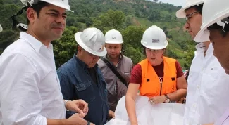 Minvivienda visita obras de reconstruccion en Salgar Antioquia