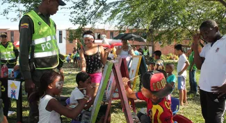 Un abanico de servicios recibieron hoy habitantes de viviendas gratis en Palmira Valle