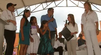 Minvivienda hizo hoy su aporte a la paz con la entrega de 270 casas para ahorradores en Palmira