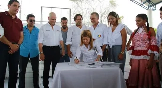 Atlantico firma con Minvivienda 13 convenios para segunda fase de viviendas gratis