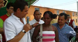 En Palmira, Valle del Cauca, Vargas Lleras entregó 170 casas gratis