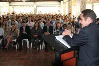 En Santander Vargas Lleras cerró primer ciclo de subastas para el programa de viviendas gratuitas