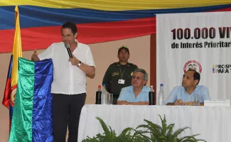 En Soledad, Vargas Lleras pone séptima piedra de proyectos de viviendas gratis