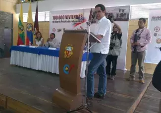 En el Tolima, Vargas Lleras concluyó intenso recorrido de apertura de subastas para viviendas gratis en el sur del país