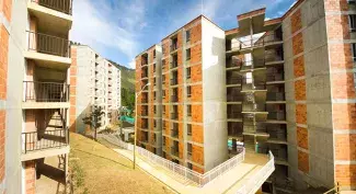 Familias pobres de Medellín recibieron casa gratis