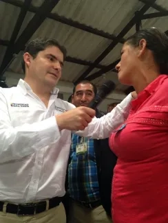 “Si logramos alcanzar la paz en Colombia, tendremos más recursos para más casas dignas”, Minvivienda