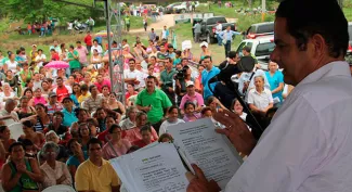 Más viviendas gratis, ampliación de alcantarillados y planes de saneamiento hídrico para Santander anunció Vargas Lleras