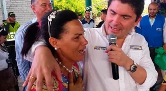 Ministro de Vivienda, Luis Felipe Henao Cardona, llevó bienestar y calidad de vida a familias humildes y desplazadas de La Guajira y Cesar, que ganaron casas gratis hoy