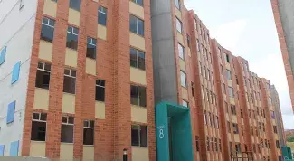 Minvivienda amplía hasta el viernes 11 de abril el plazo para que desplazados se postulen para acceder a vivienda gratuita en Bogotá y algunos municipios de Antioquia