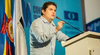 Minvivienda expone en Estados Unidos la política pública de casas gratis para las familias más pobres de Colombia