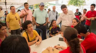 Minvivienda ya adjudicó la construcción de cerca de 18 mil viviendas para familias que ganan entre 1 y 2 salarios mínimos, en el marco del programa VIPA