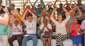 Primera dama de la Nación y Minvivienda hicieron felices hoy a 439 familias que ganaron viviendas gratis en Cartagena