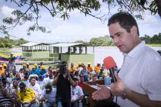 Samarios estrenan obras de acueducto y alcantarillado inauguradas por Vargas Lleras