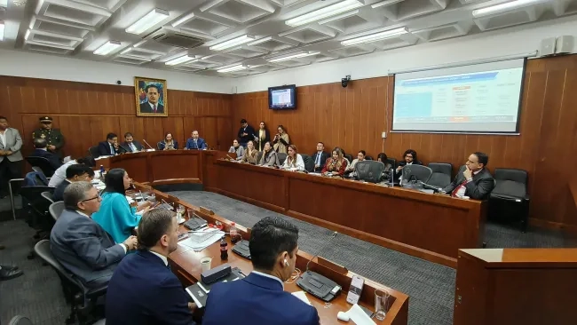 FOTOGRAFIA COMUNICADO EN INFORME MINISTRO DE VIVIENDA ADVIERTE QUE LA ENTIDAD NO TIENE CAPACIDAD PARA INVERTIR  01